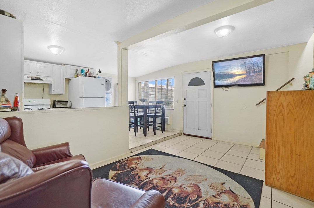 236 Alessandro St, Hemet CA 92543-4134 exterior