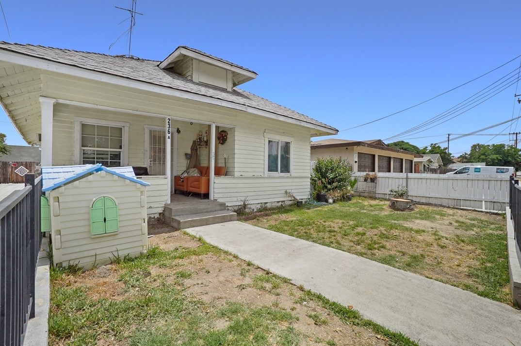 236 Alessandro St, Hemet CA 92543-4134 exterior