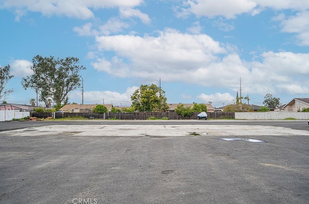 8946 Catawba Ave, Fontana CA  92335-4415 exterior