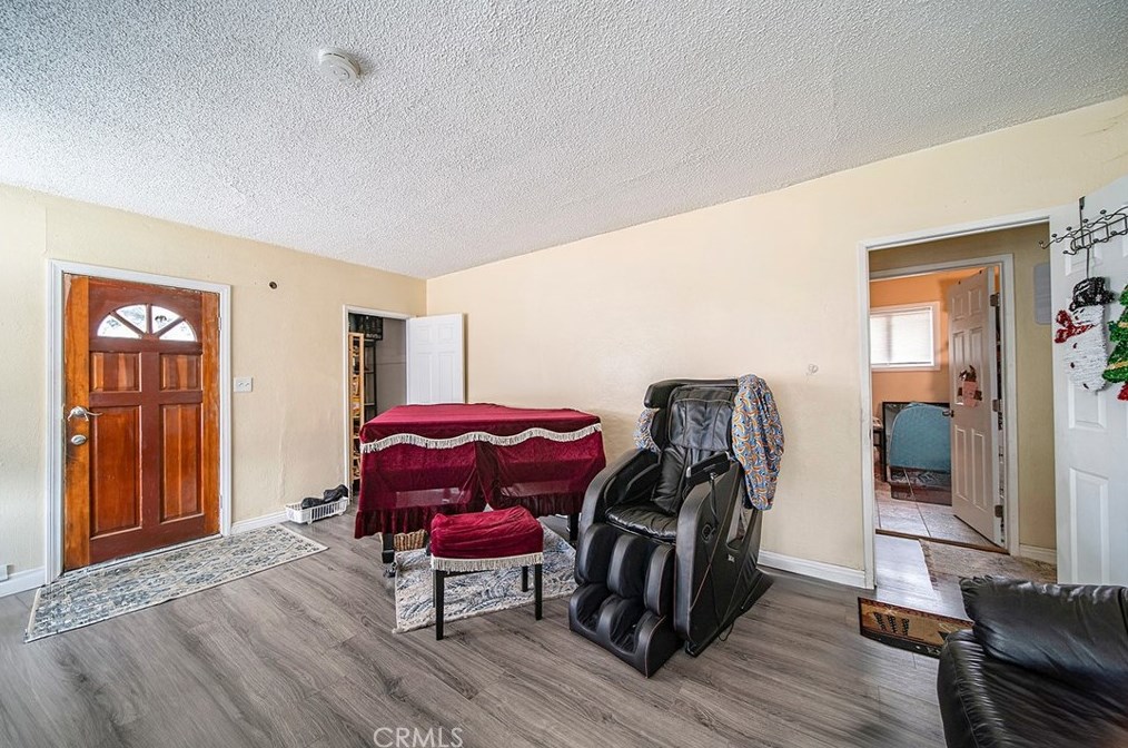8946 Catawba Ave, Fontana CA  92335-4415 exterior