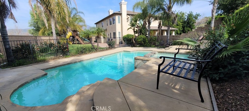 4847 Ridge Point Way, Riverside CA  92509-5448 exterior