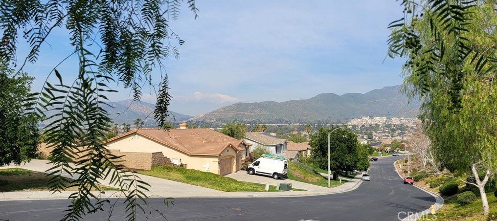 4847 Ridge Point Way, Riverside CA  92509-5448 exterior