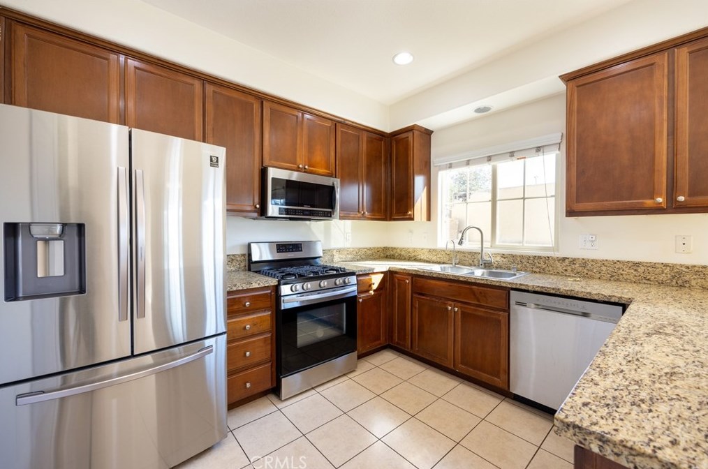 1093 Reservoir St, Pomona CA  91766-3859 exterior