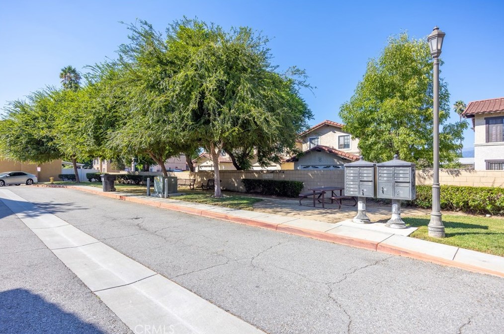 1093 Reservoir St, Pomona CA  91766-3859 exterior