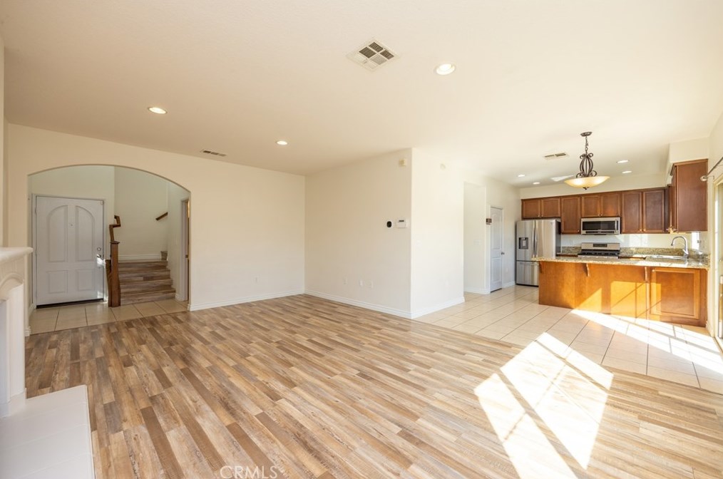 1093 Reservoir St, Pomona CA  91766-3859 exterior