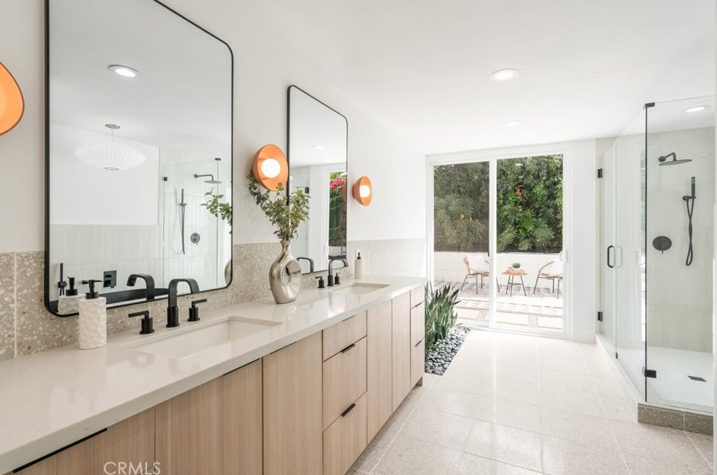 6646 Bedford Ave, Los Angeles CA  90056-2104 exterior