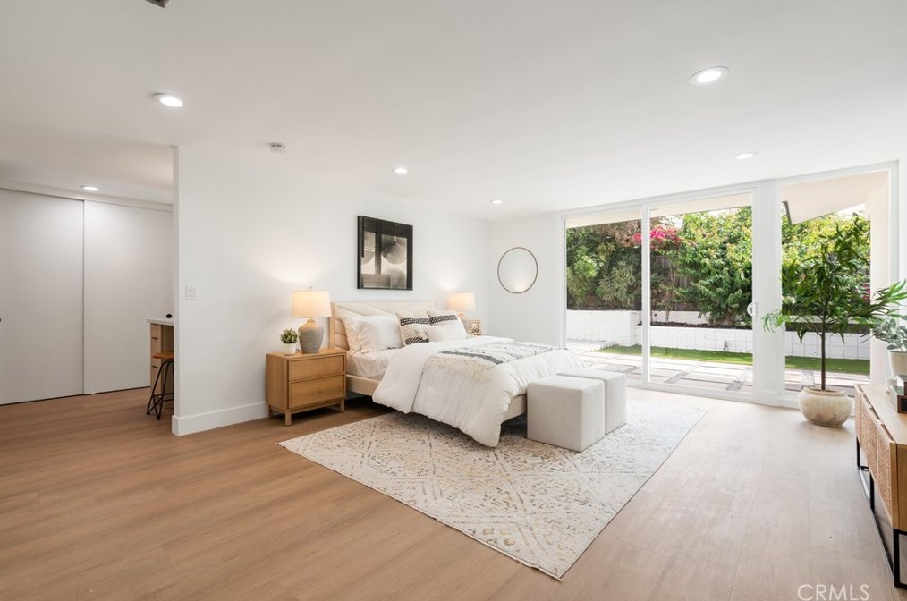 6646 Bedford Ave, Los Angeles CA  90056-2104 exterior