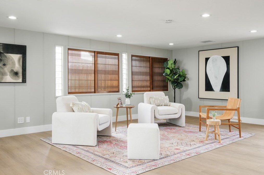6646 Bedford Ave, Los Angeles CA  90056-2104 exterior