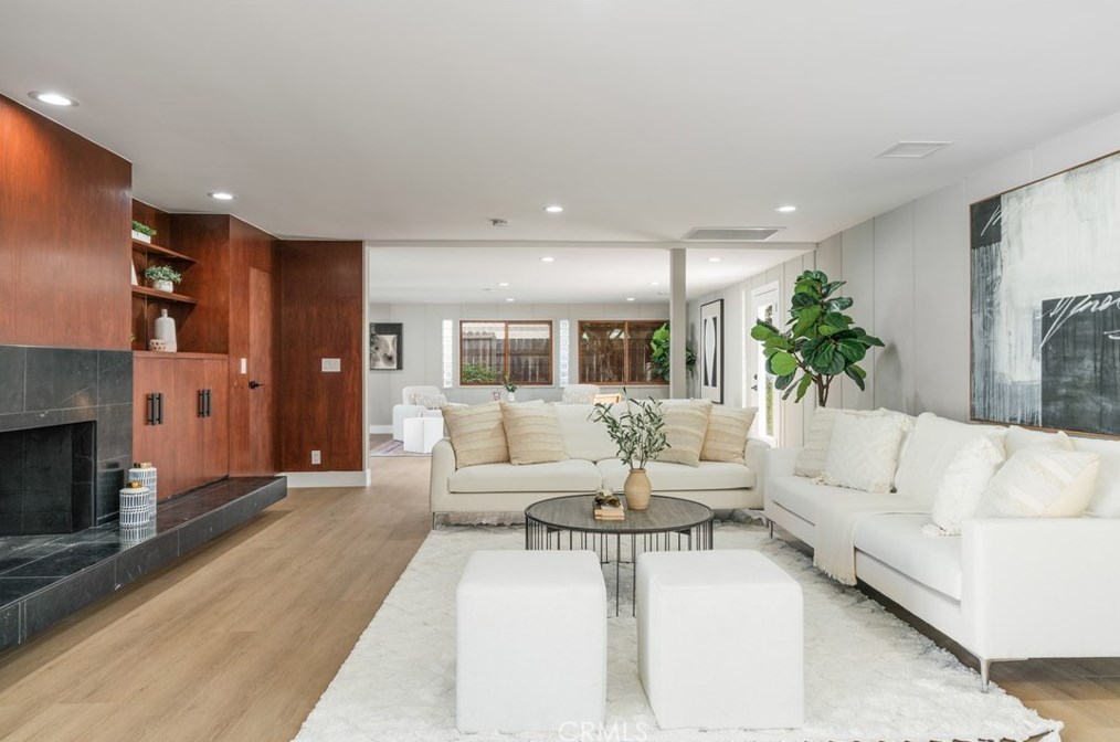 6646 Bedford Ave, Los Angeles CA  90056-2104 exterior