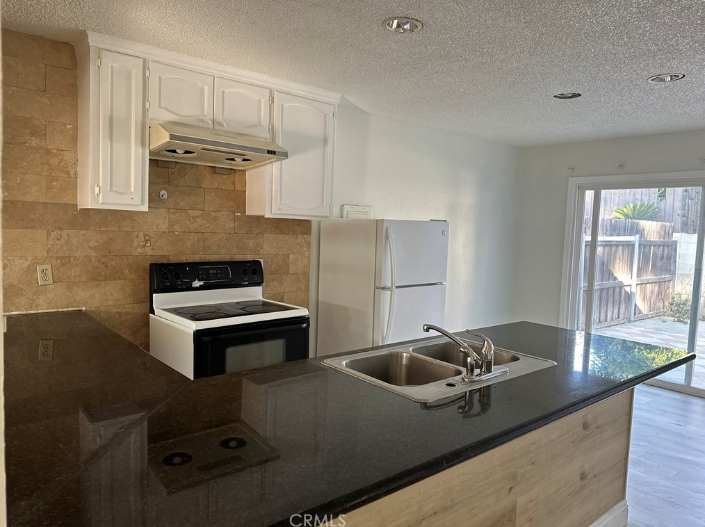 1725 Appleton Way, Pomona CA  91767-3519 exterior