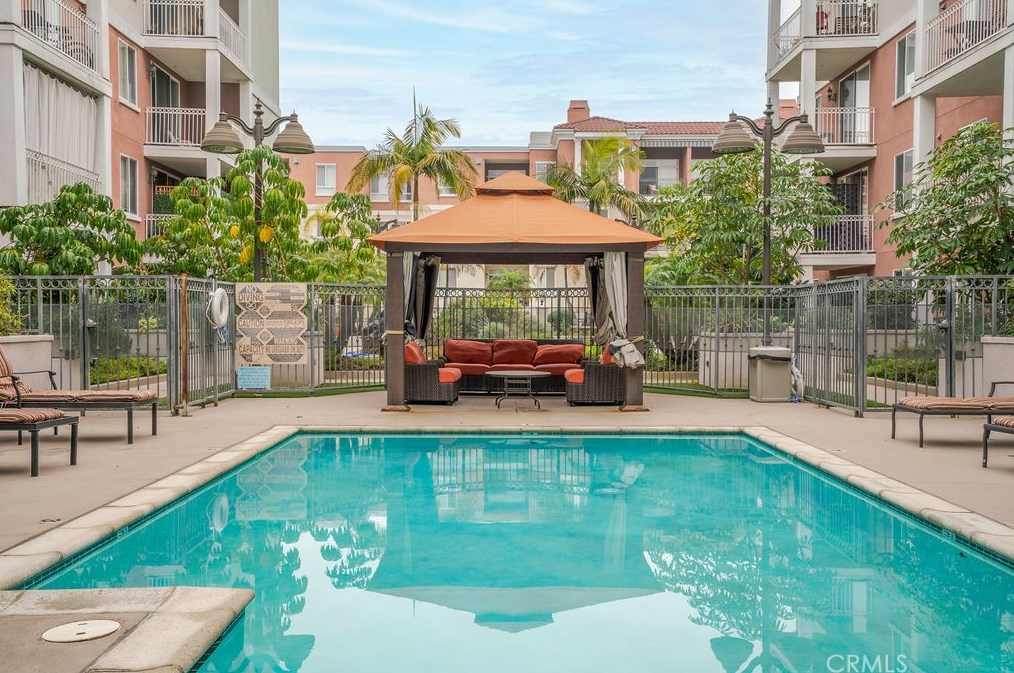 3740 Santa Rosalia Dr, Los Angeles CA  90008-3620 exterior