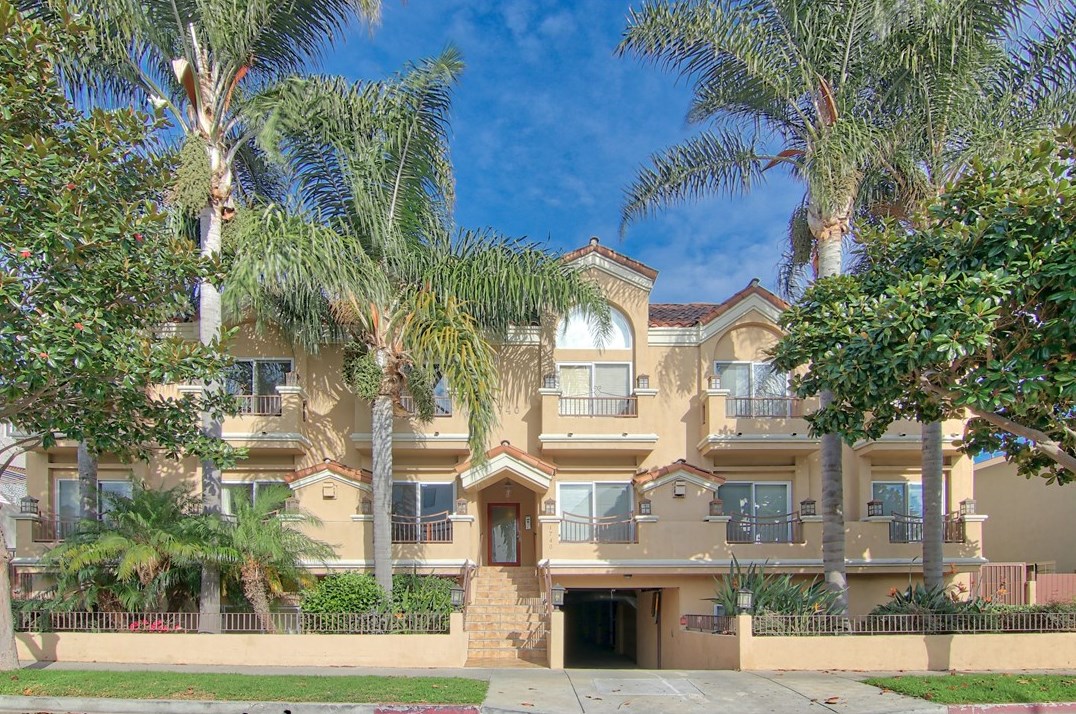 1740 Westgate Ave, Los Angeles CA  90025-3794 exterior