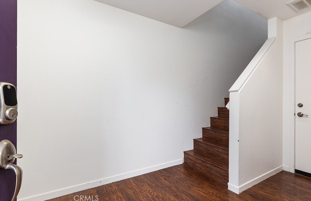 1006 Leighton Ave, Los Angeles CA  90037-1612 exterior
