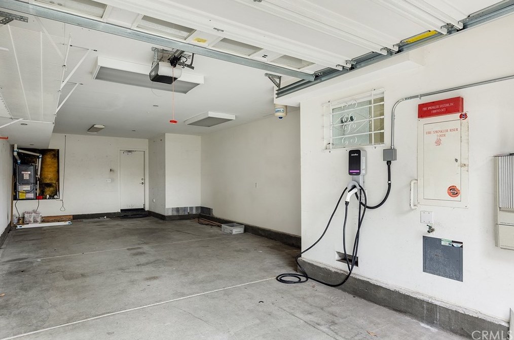 1006 Leighton Ave, Los Angeles CA  90037-1612 exterior