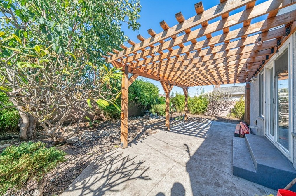 16107 Van Ness Ave, Torrance CA  90504-1619 exterior