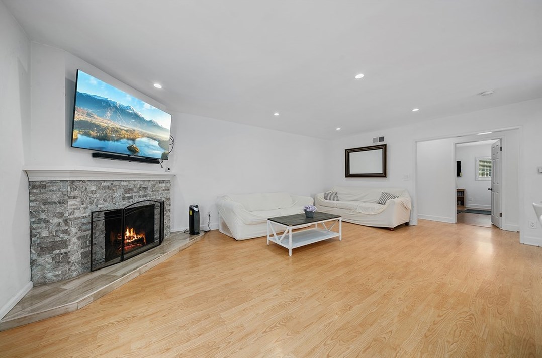 16107 Van Ness Ave, Torrance CA  90504-1619 exterior