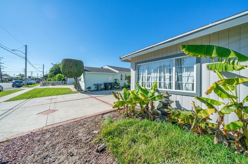 16107 Van Ness Ave, Torrance CA  90504-1619 exterior