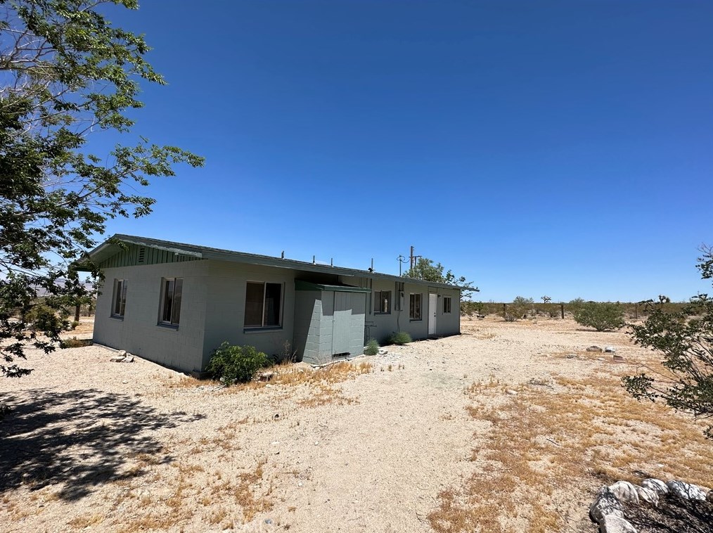 36281 Fleetwood St, Lucerne Valley CA  92356 exterior