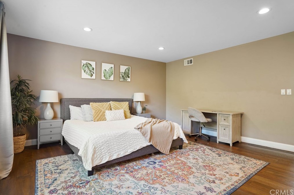 14841 Community St, Van Nuys CA  91402-3555 exterior