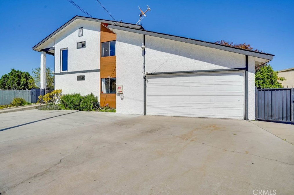 14841 Community St, Van Nuys CA  91402-3555 exterior