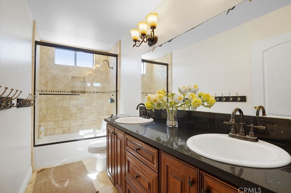 14841 Community St, Van Nuys CA  91402-3555 exterior