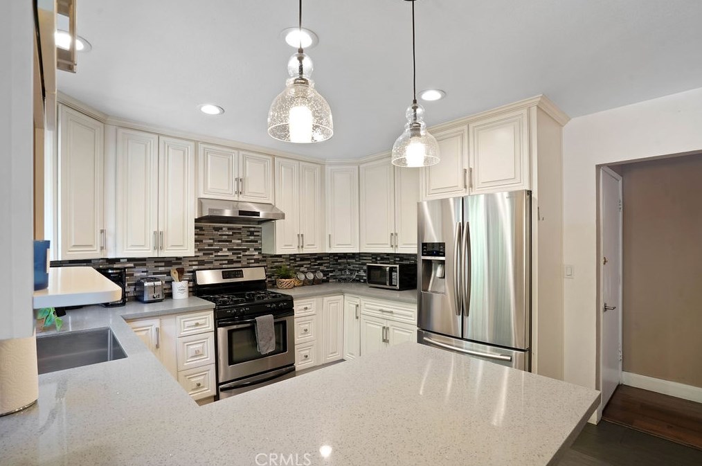 14841 Community St, Van Nuys CA  91402-3555 exterior