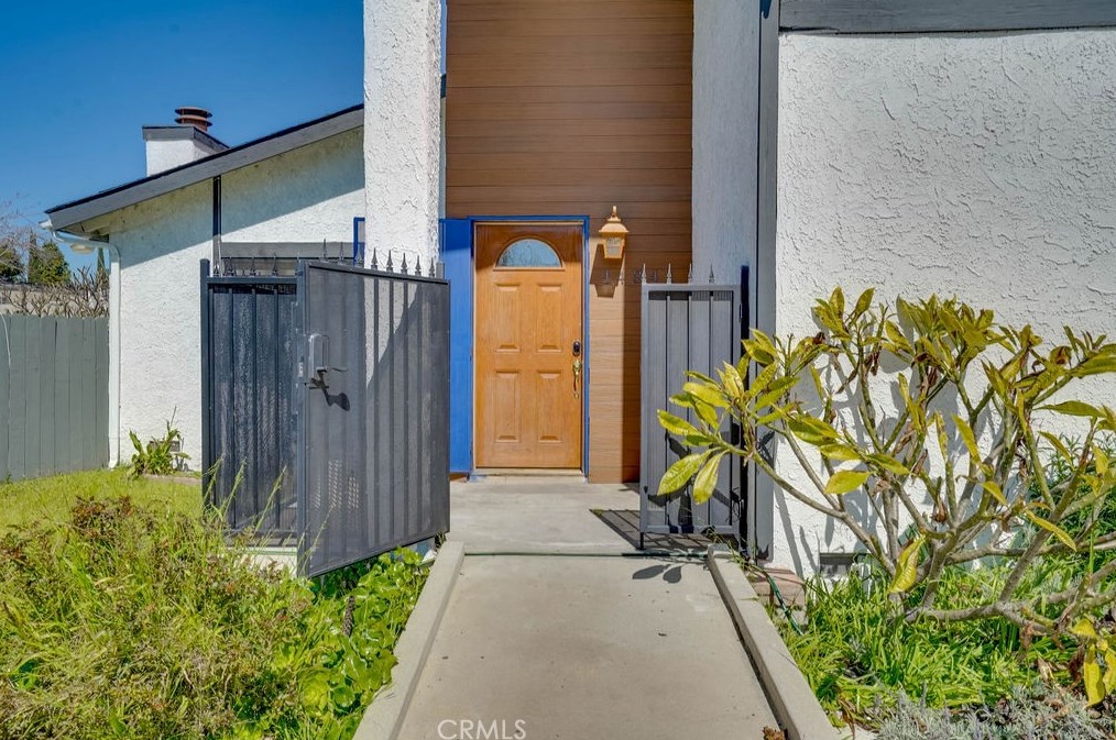 14841 Community St, Van Nuys CA  91402-3555 exterior