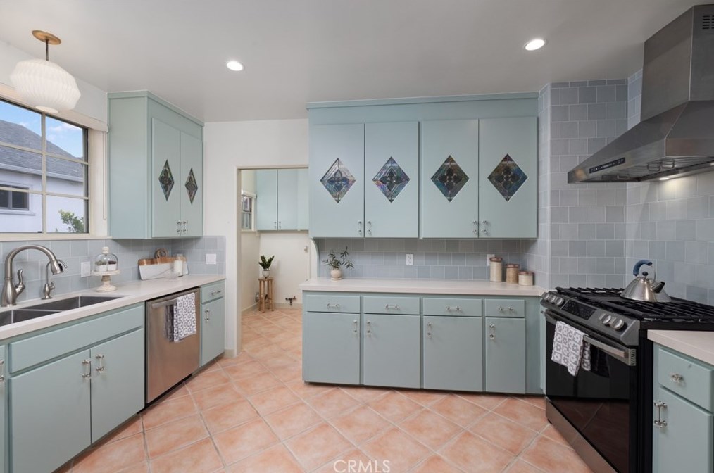 2574 Monterey Rd, Pasadena CA  91108-1644 exterior