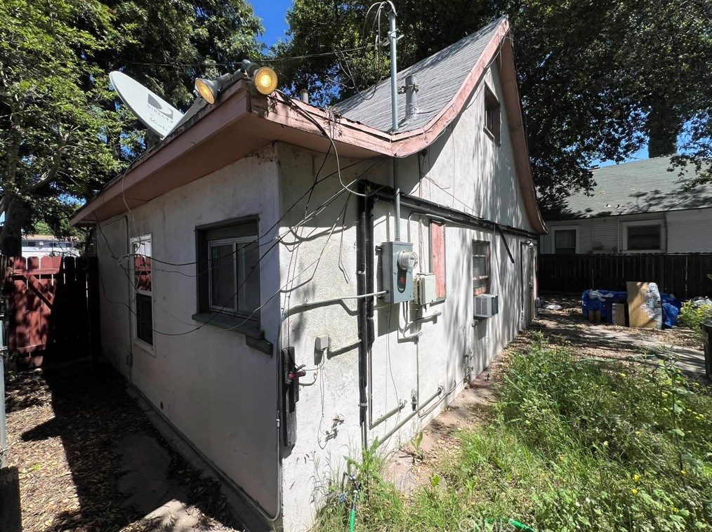 112 Kingsley Ave, Pomona CA  91767-4626 exterior
