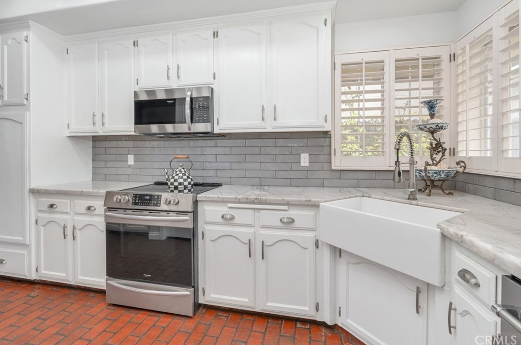 9110 Oak Hills Ave, Bakersfield CA  93312-5021 exterior