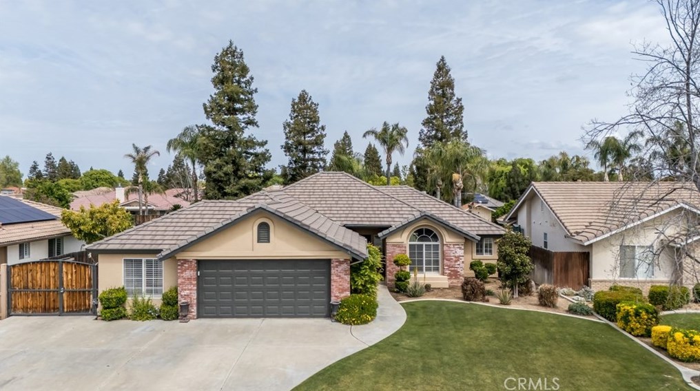 9110 Oak Hills Ave, Bakersfield CA  93312-5021 exterior