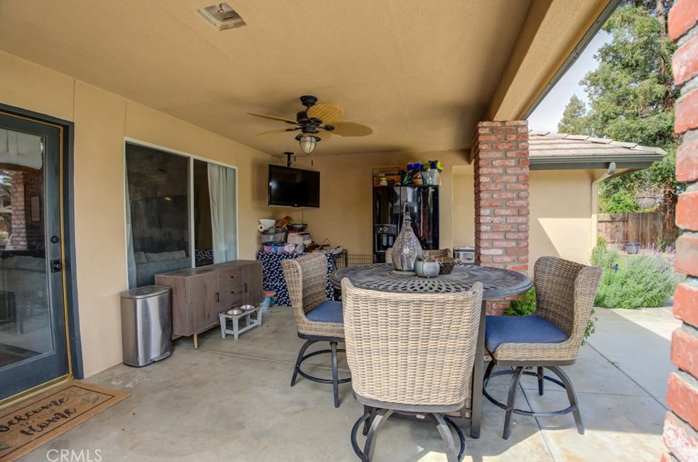 9110 Oak Hills Ave, Bakersfield CA  93312-5021 exterior