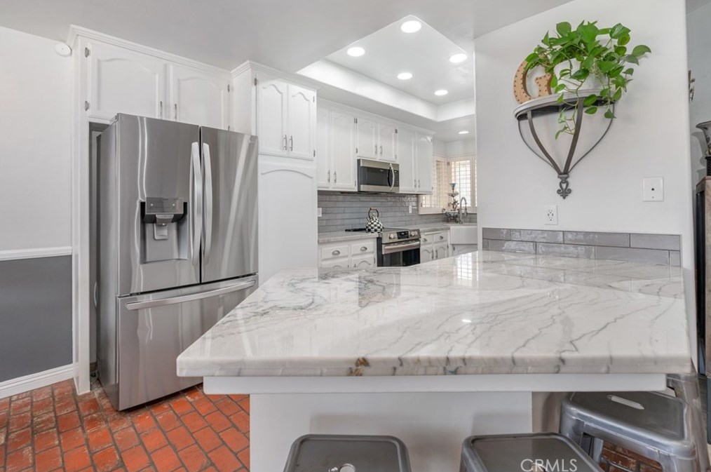 9110 Oak Hills Ave, Bakersfield CA  93312-5021 exterior