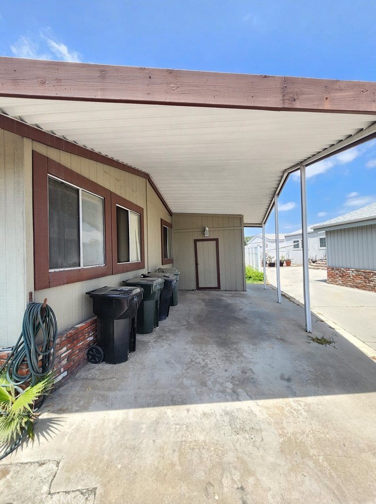2300 Lewis St, Anaheim CA  92802-5007 exterior