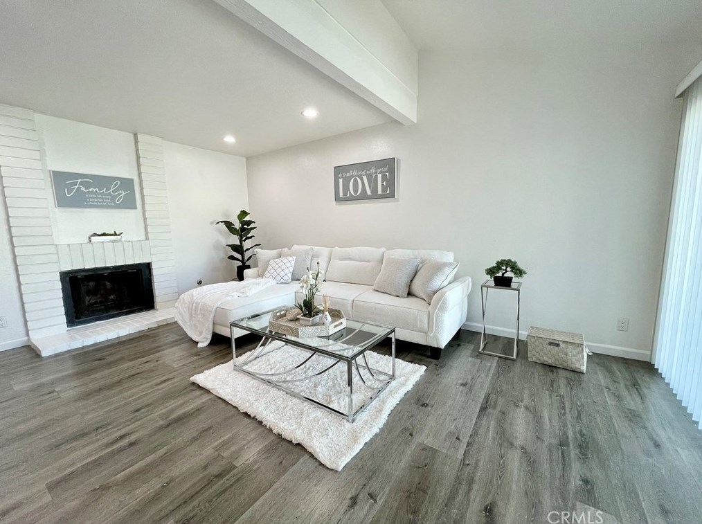 1908 5th St, Ontario CA  91764-2303 exterior