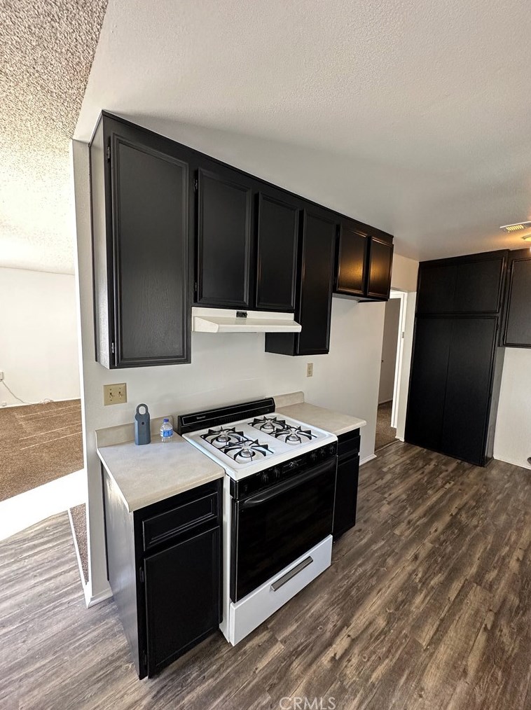 2198 Avenida Estrada, Hemet CA  92545-2516 exterior