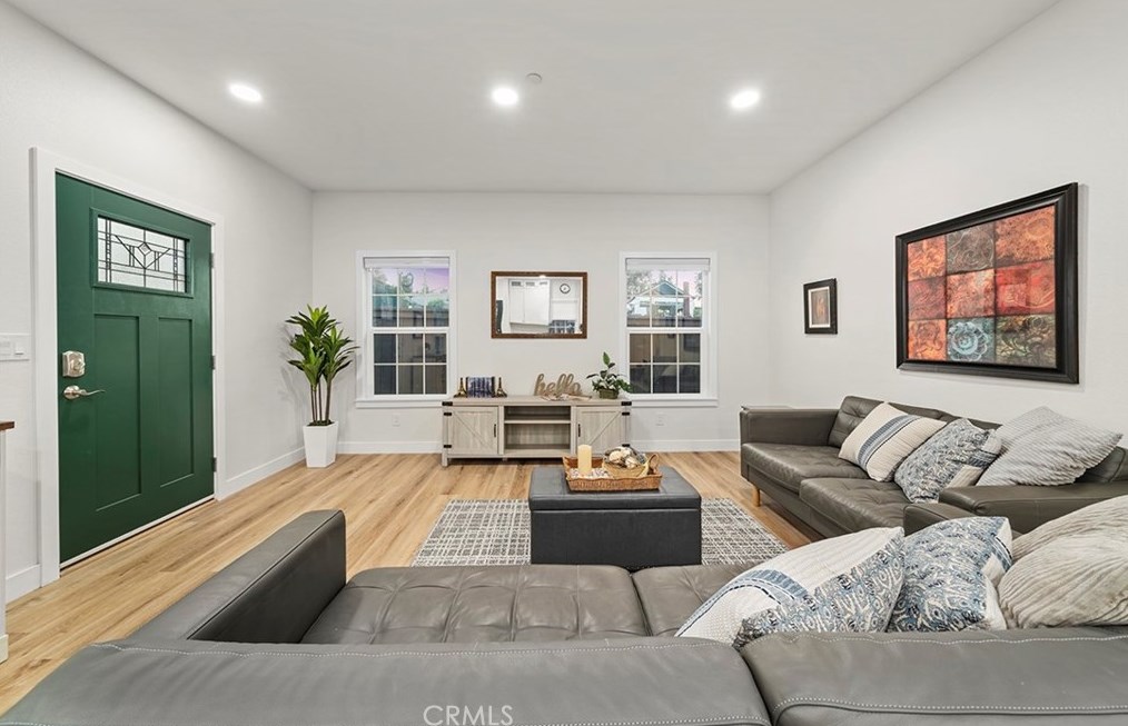 7733 Friends Ave, Whittier CA  90602-1405 exterior