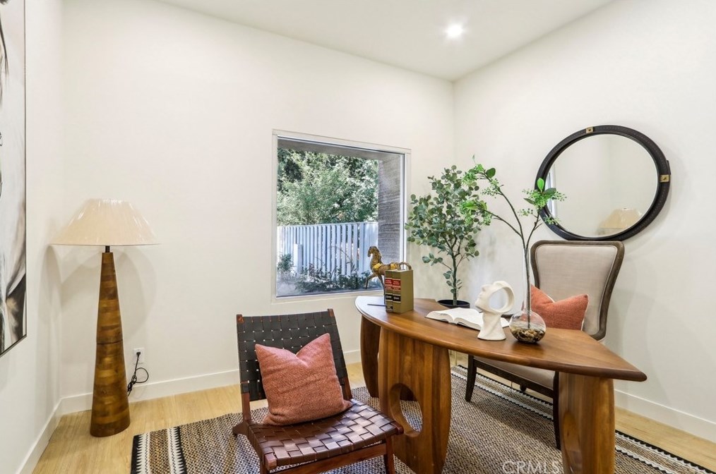 2230 Los Robles Ave, Pasadena CA 91104-4318 exterior