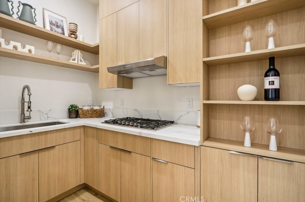 2230 Los Robles Ave, Pasadena CA 91104-4318 exterior