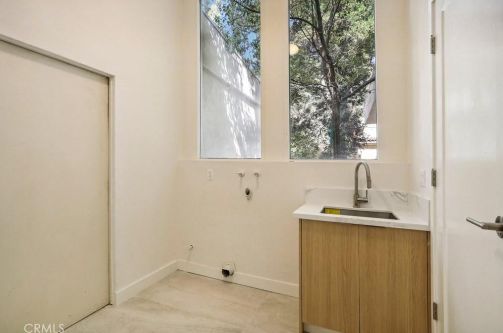 2230 Los Robles Ave, Pasadena CA 91104-4318 exterior