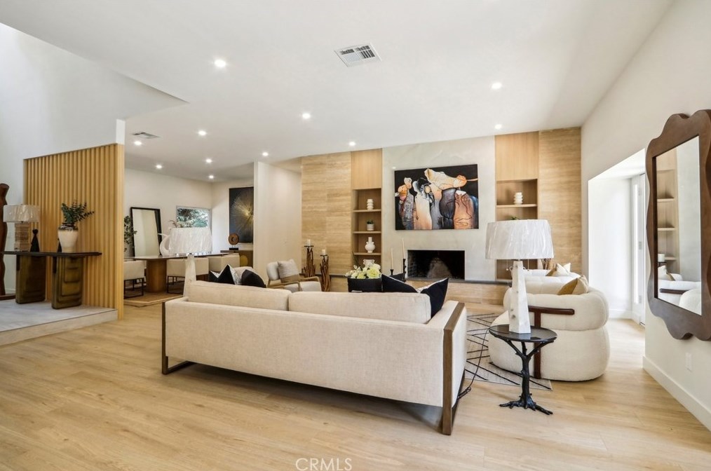 2230 Los Robles Ave, Pasadena CA 91104-4318 exterior