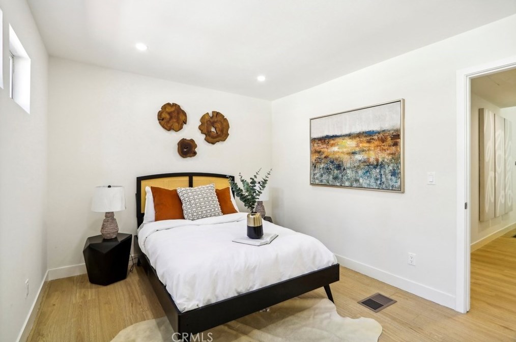 2230 Los Robles Ave, Pasadena CA 91104-4318 exterior