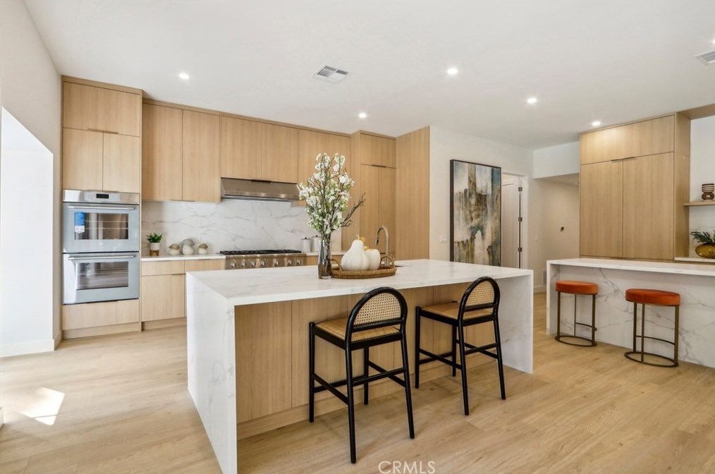 2230 Los Robles Ave, Pasadena CA 91104-4318 exterior