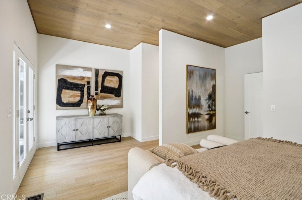 2230 Los Robles Ave, Pasadena CA 91104-4318 exterior