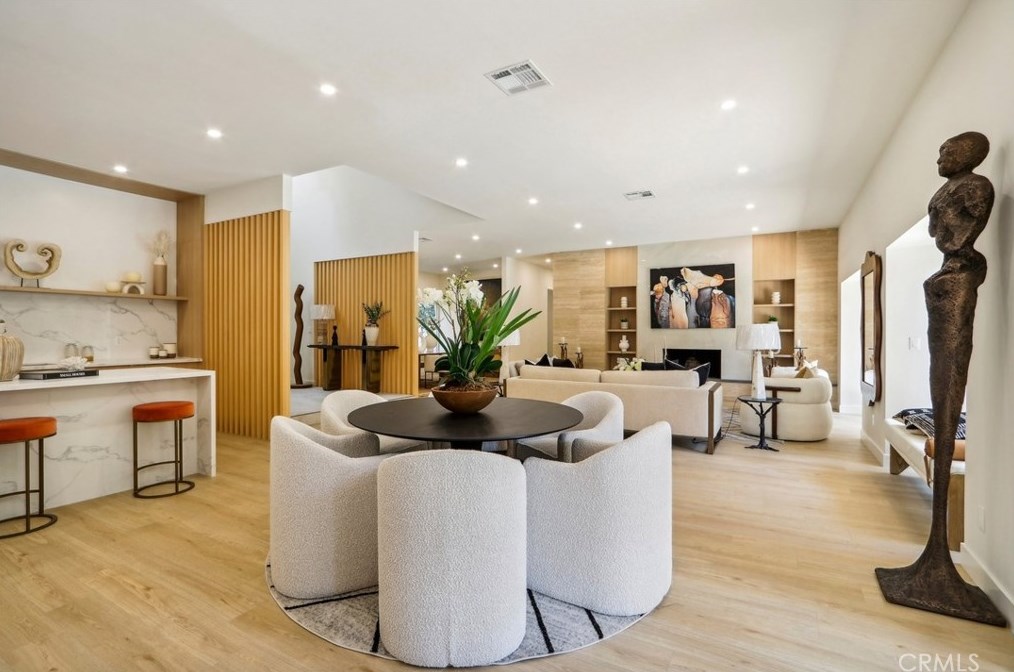 2230 Los Robles Ave, Pasadena CA 91104-4318 exterior