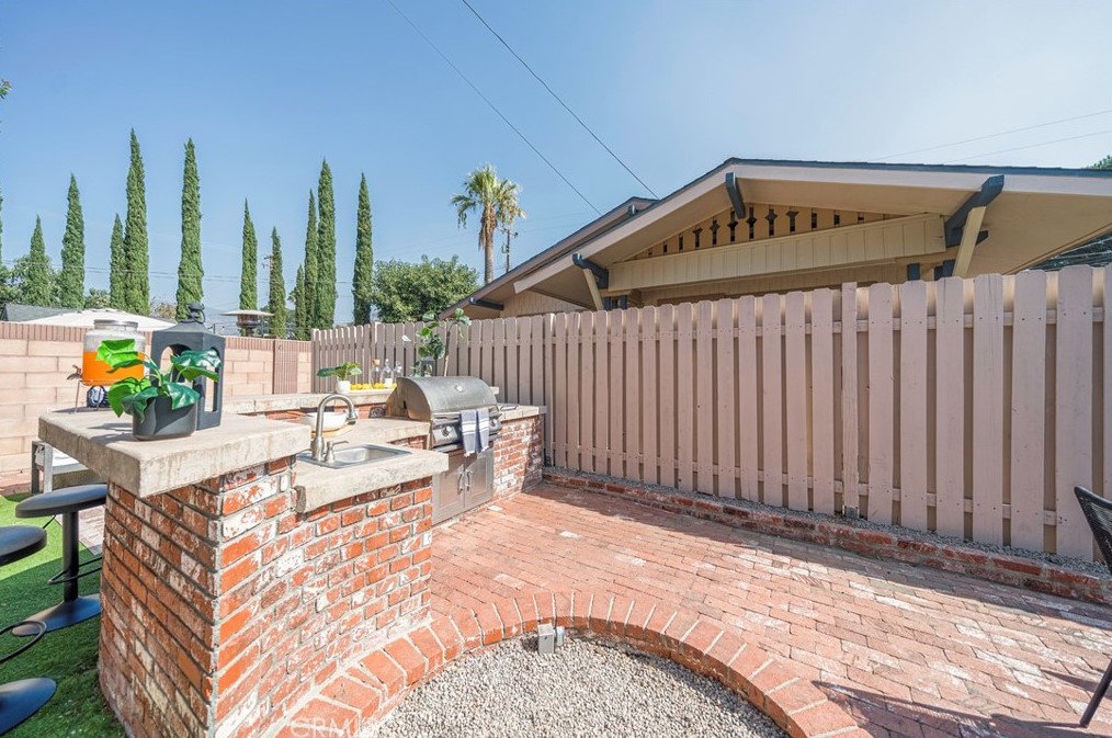 218 Wabash Ave, Glendora CA  91741-0026 exterior