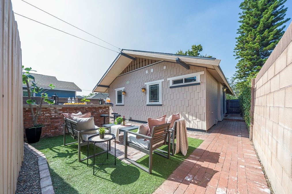 218 Wabash Ave, Glendora CA  91741-0026 exterior