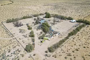 45200 Camelot Drive, Yermo, CA 92398 - Photo 13
