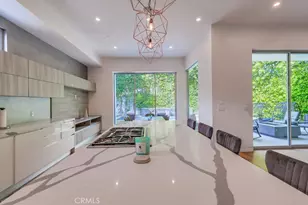 737 N Cherokee Ave, Los Angeles, CA 90038 - Photo 17