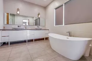 737 N Cherokee Ave, Los Angeles, CA 90038 - Photo 27